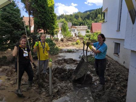 Skavti celotne Slovenije pomagali poplavljenim krajem (4)